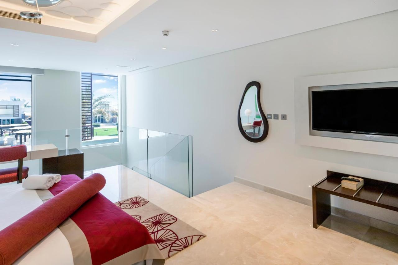 דובאי Fam Living - Sarai Beach Villas - Palm Jumeirah - Families Only מראה חיצוני תמונה