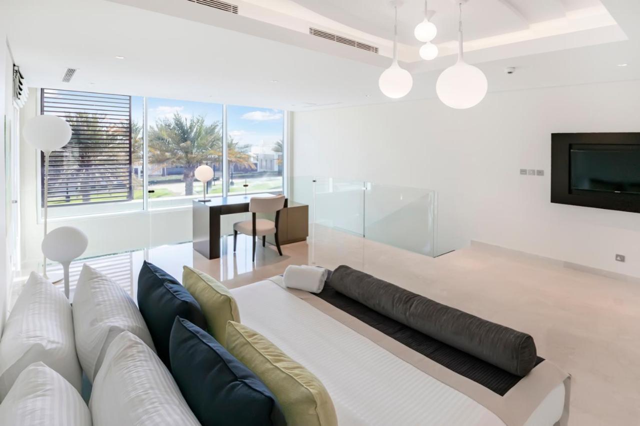 דובאי Fam Living - Sarai Beach Villas - Palm Jumeirah - Families Only מראה חיצוני תמונה